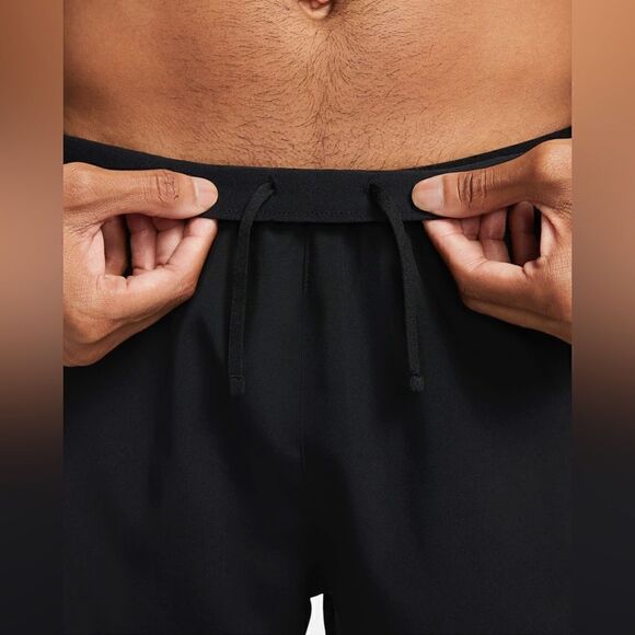 Nike 7" Black Dri-FIT Challenger 2-in-1 Running Shorts - Picture 6 of 13